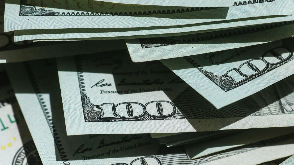 100 dollar bills