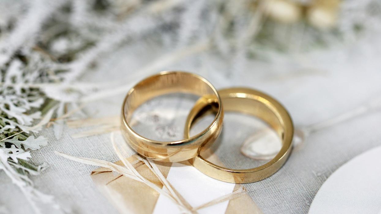 A pair of golden wedding bans