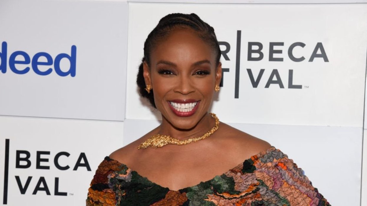Amber Ruffin Snl Amber Ruffin Comes Out On Last Day Of Pride: PHOTOS - Comic Sands
