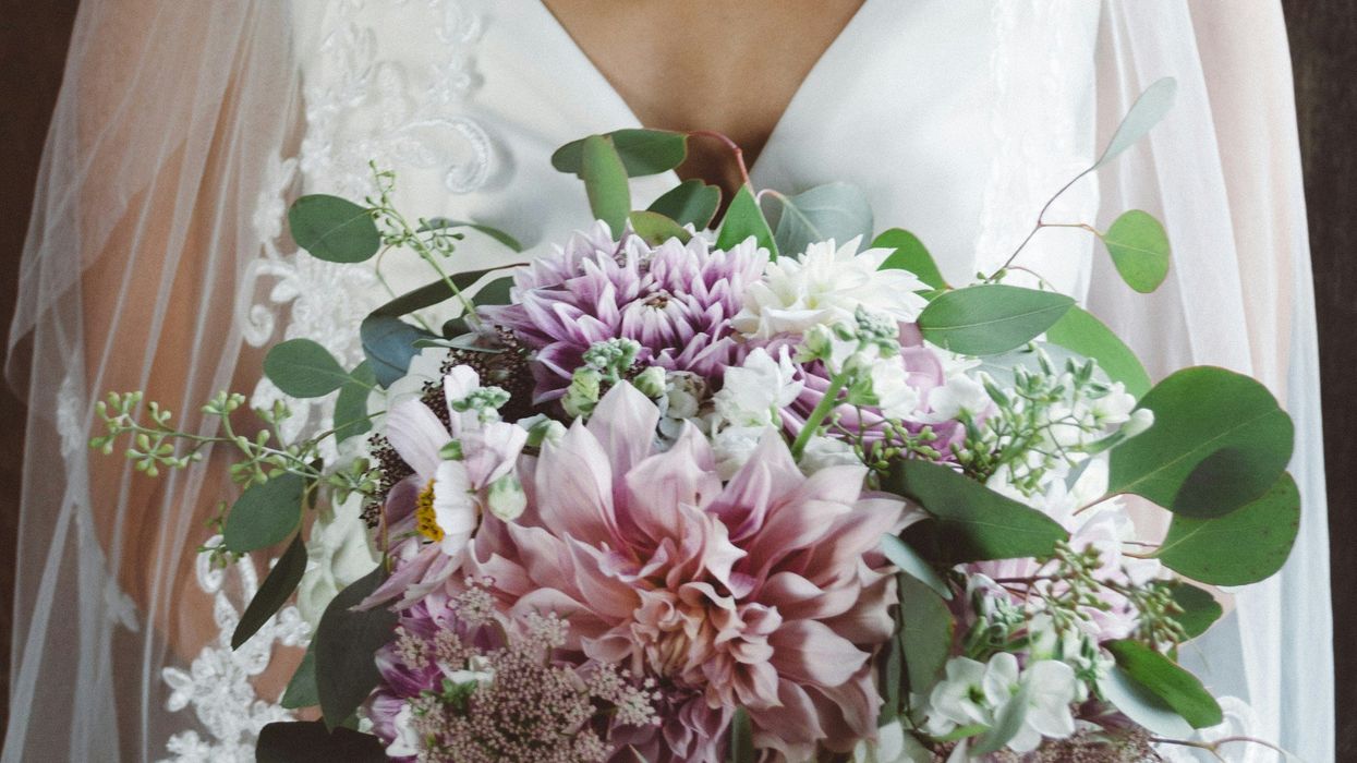 bride holding a bouquet of flowers