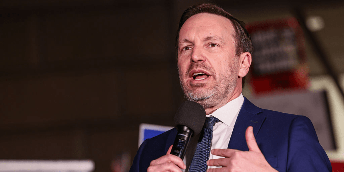 Dem Senator Issues Mind-Numbing Clarification After MAGA Melts Down Over His 'Awesome' Iran War Tweet