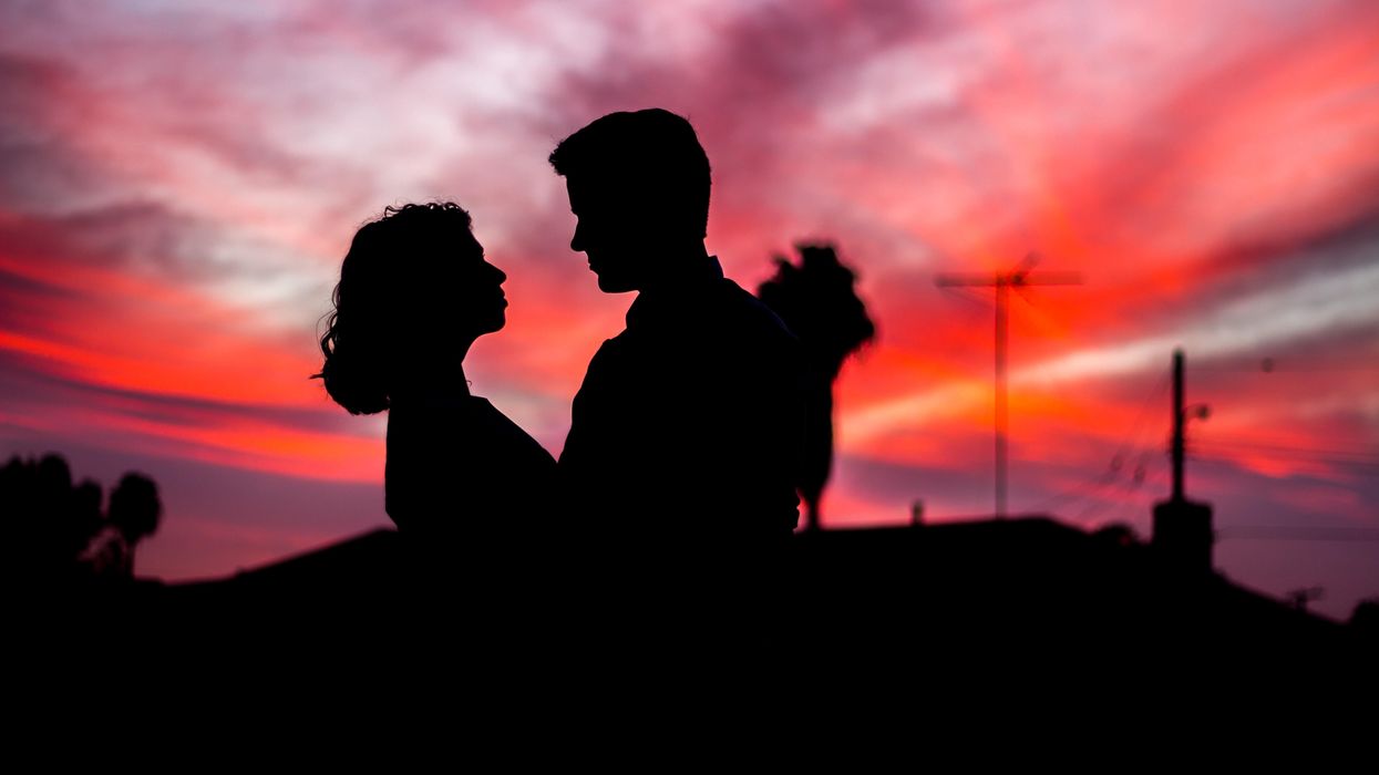 couple in silhouhette