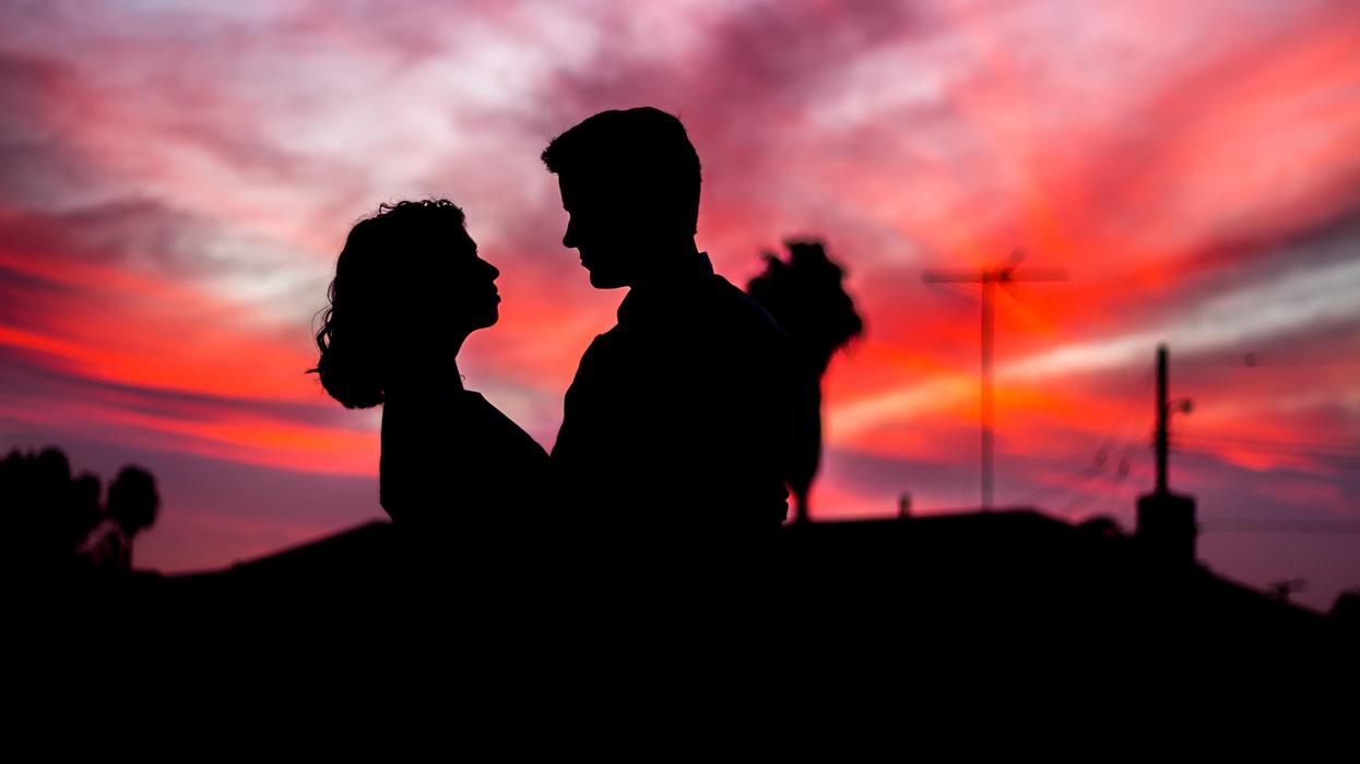 couple in silhouhette