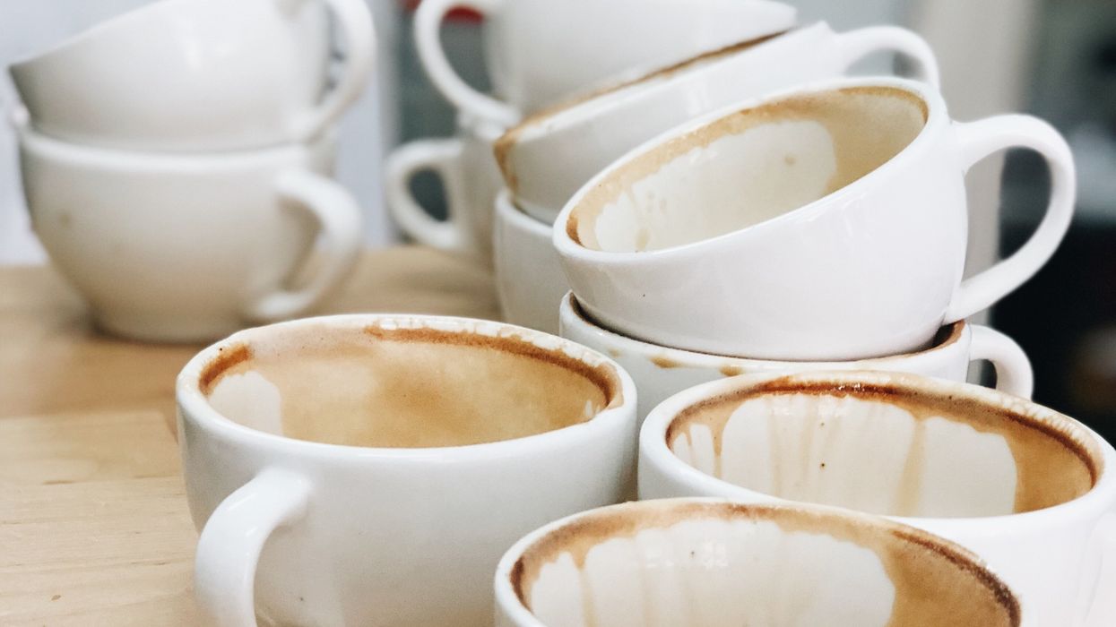 Dirty coffee cups