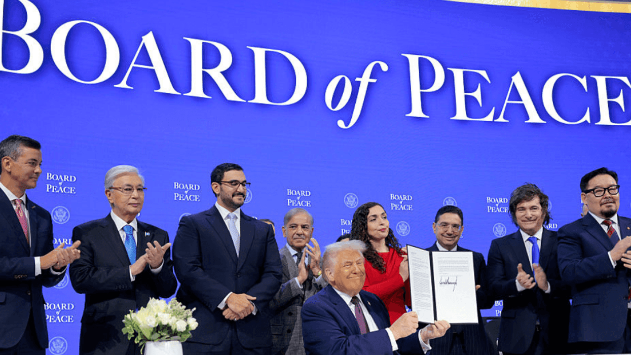 Donald Trump and leaders at Board of Peace charter signing