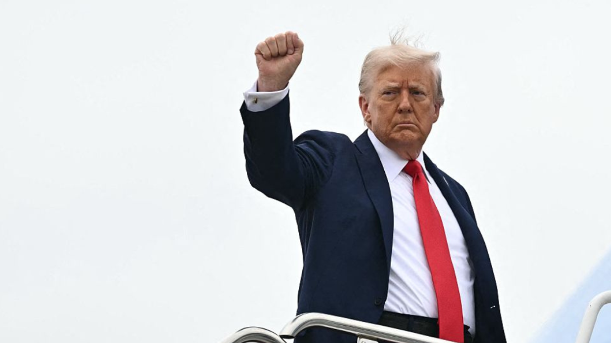 Donald Trump boarding Air Force One