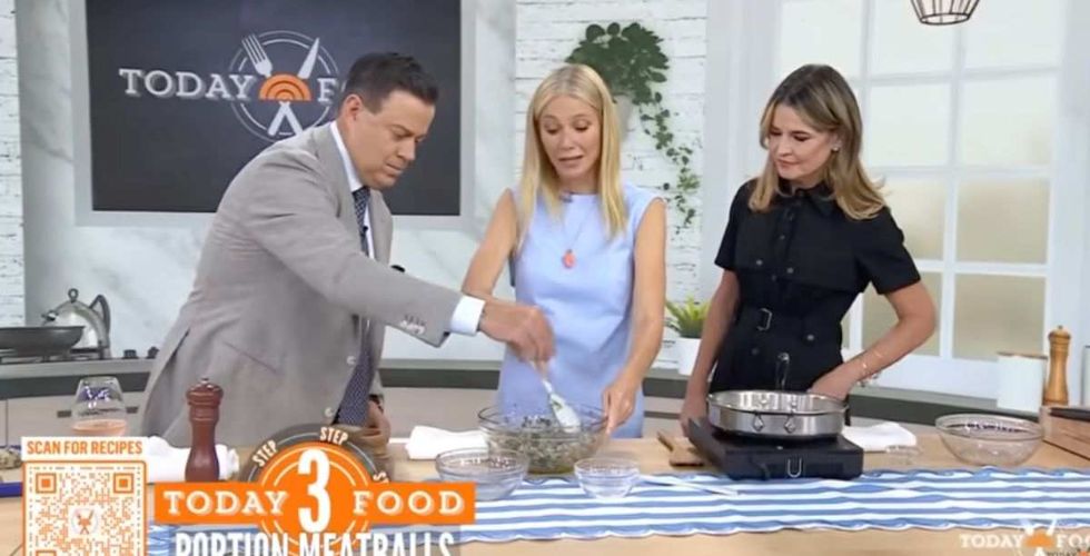 Gwyneth Paltrow's Bizarre Food Substitute For Parmesan Cheese Has People Saying 'WHAT??'