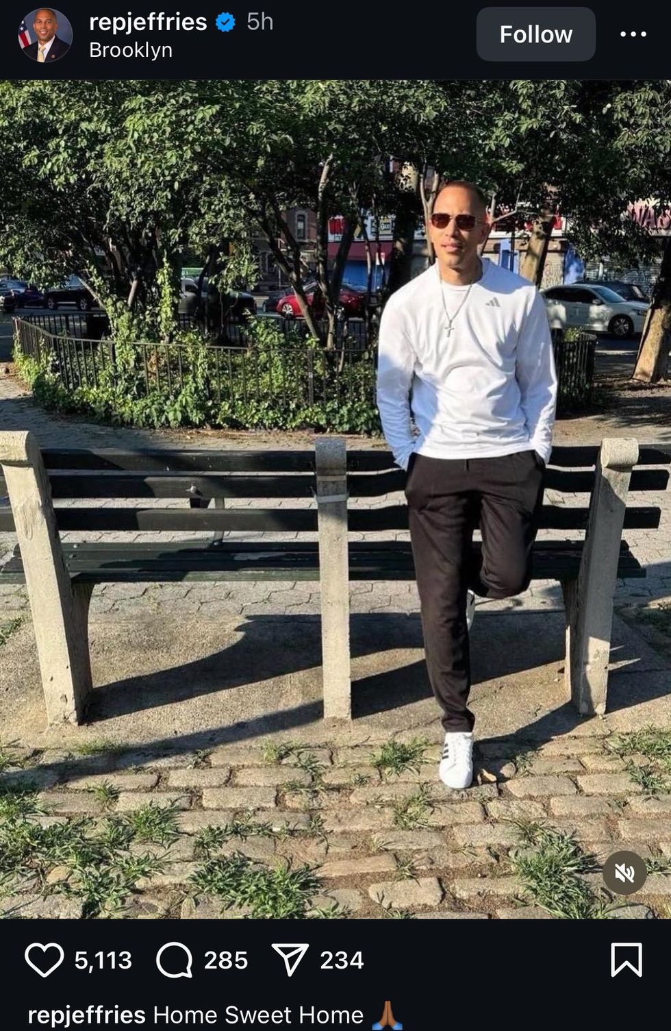 Hakeem Jeffries' Instagram post featuring the Photoshopped picture