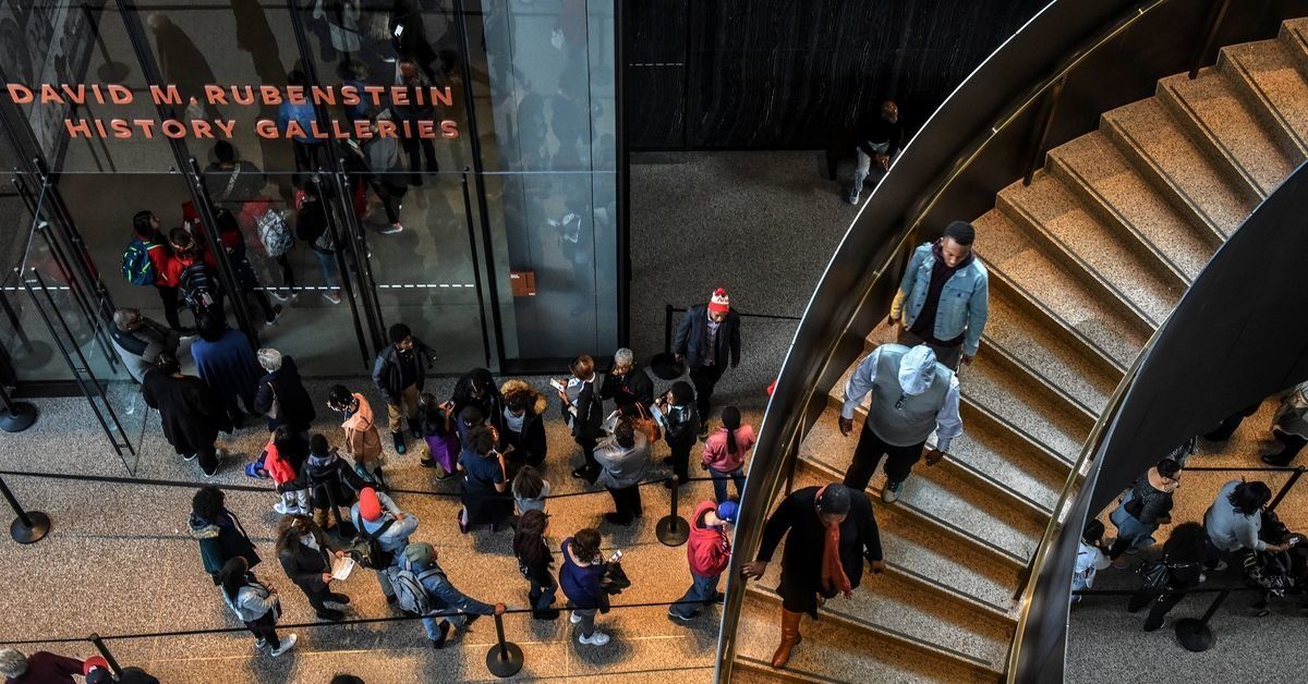 Connecticut School Group Kicked Out Of African American History Museum After White Student Spits On Black Visitor