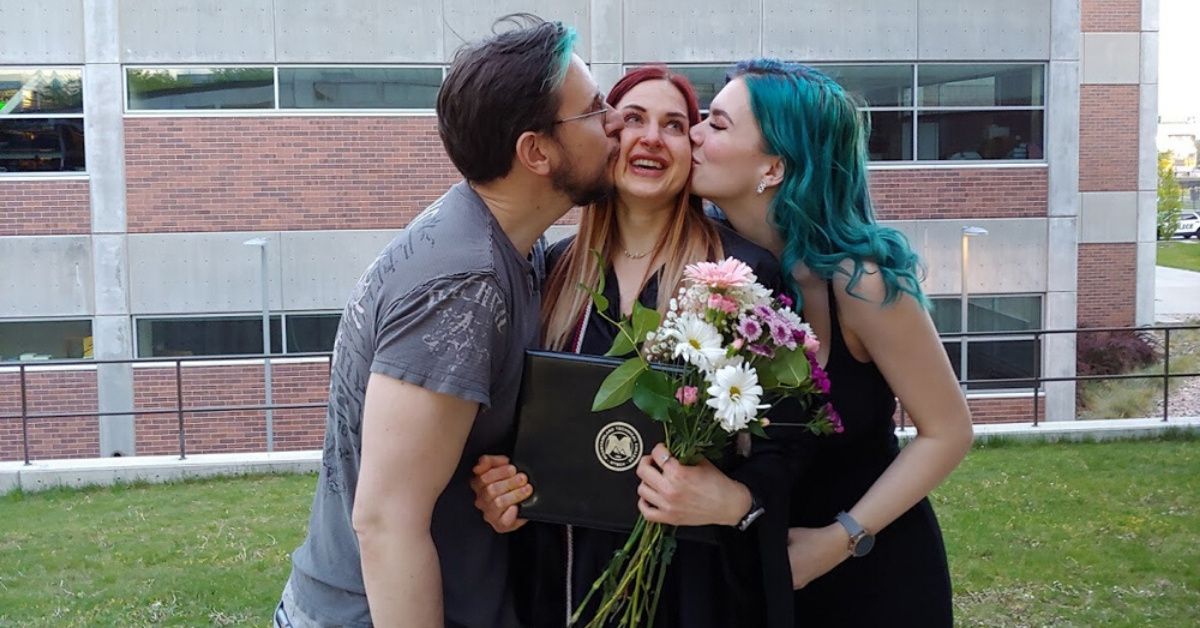Woman Who Flew 500 Miles To Lose Her Virginity To Couple She Met Online Is Now In 'Throuple' With Them