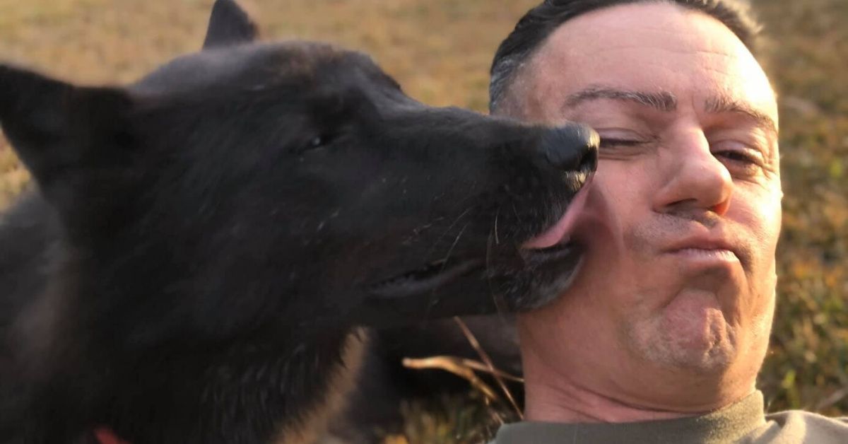 Mississippi Man Left Reeling After Finding Horrific Anonymous Note Along With Missing Dog's Collar In His Mailbox