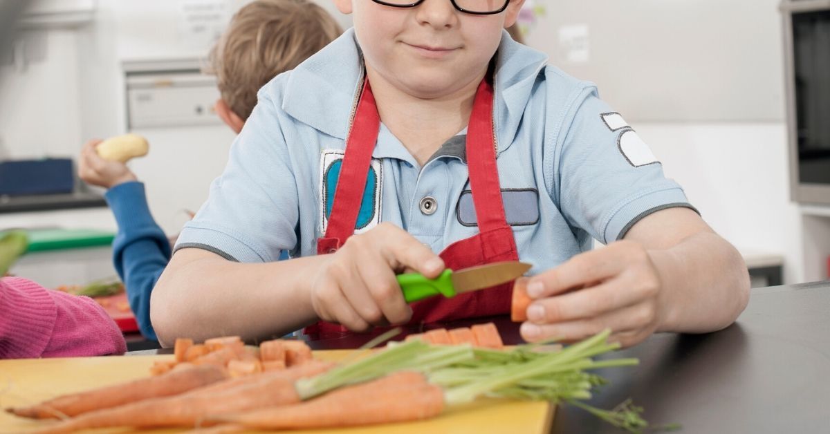 Mom Outraged After Teacher Gives Her Son Detention For Not Being Able To Afford Food For Class
