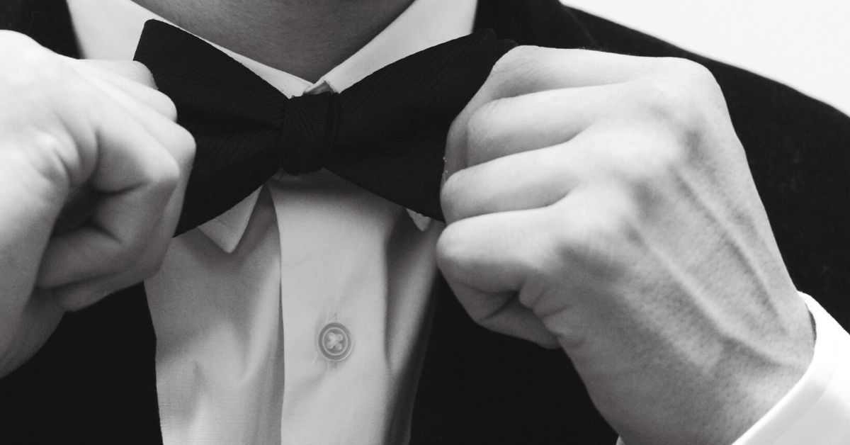 Dad Who Abandoned His Family Gets Kicked Out Of His Daughter's Wedding After He Showed Up Thanks To A Meddling Cousin's 'Fake' Invite