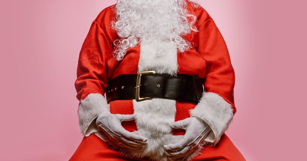 Teen Upset After His Stepmom Wants Him To Dress As Santa For Their Christmas Card Because He Gained Weight