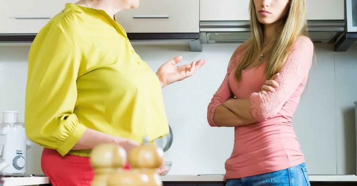 Teen Snaps After Her Mom Randomly Shows Up And Crowds Her Space Every Time She's In The Kitchen