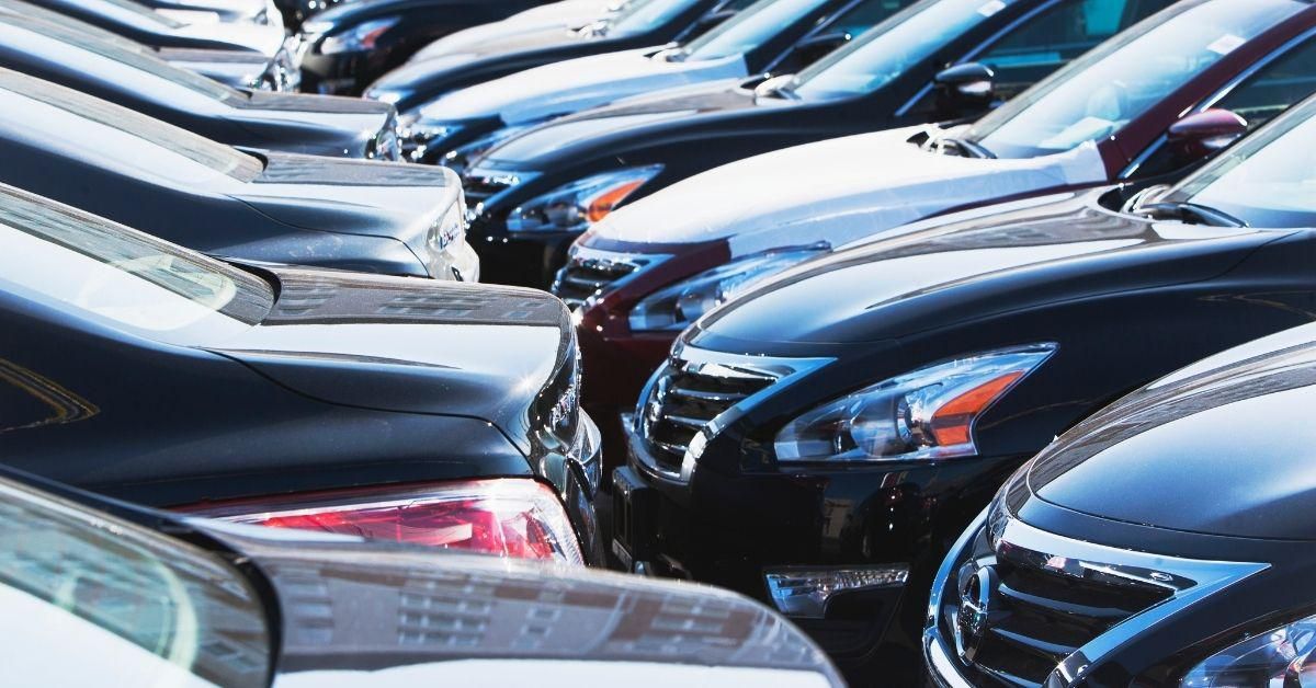 Person Goes Viral For Their Pitch Perfect Response To Neighbor's Angry Note About Parking