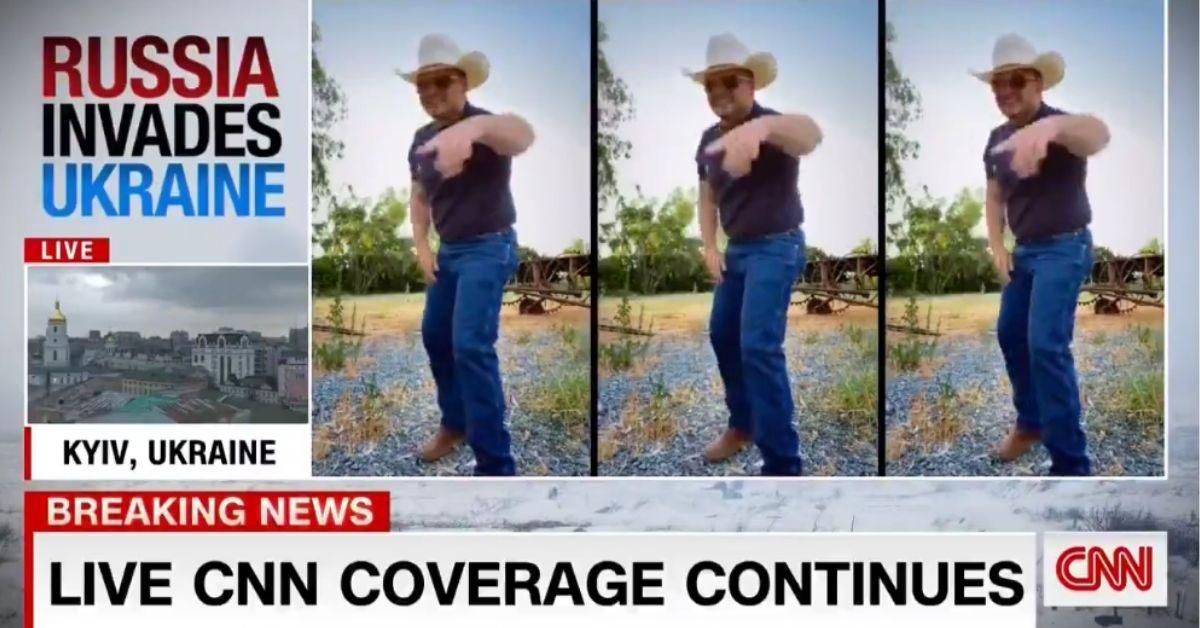 Applebee's Ad Awkwardly Airs During CNN's Ukraine Coverage VIDEO