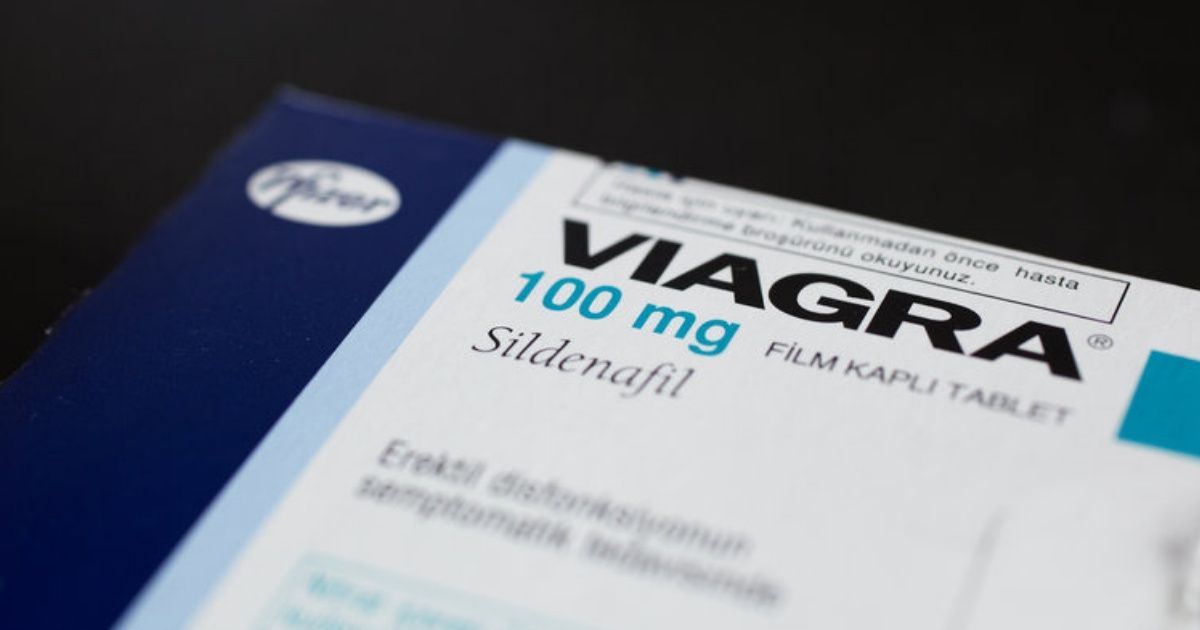 31-Year-Old Man Chugs Erectile Dysfunction Drug And Ends Up With Permanent Color Vision Damage 😮