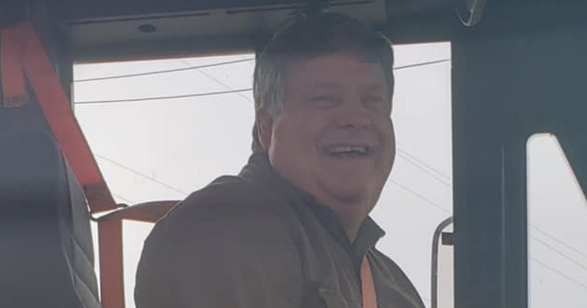 Alabama Bus Driver Buys Breakfast For 50 Kids After School Delay Would Cause Them To Go Hungry ❤️