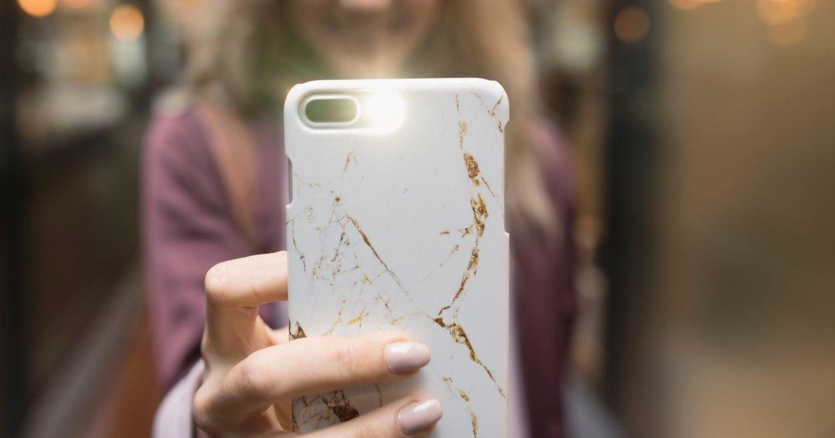 So Apparently There's A Way To Dim The Flashlight On Your iPhone That We Had No Idea About