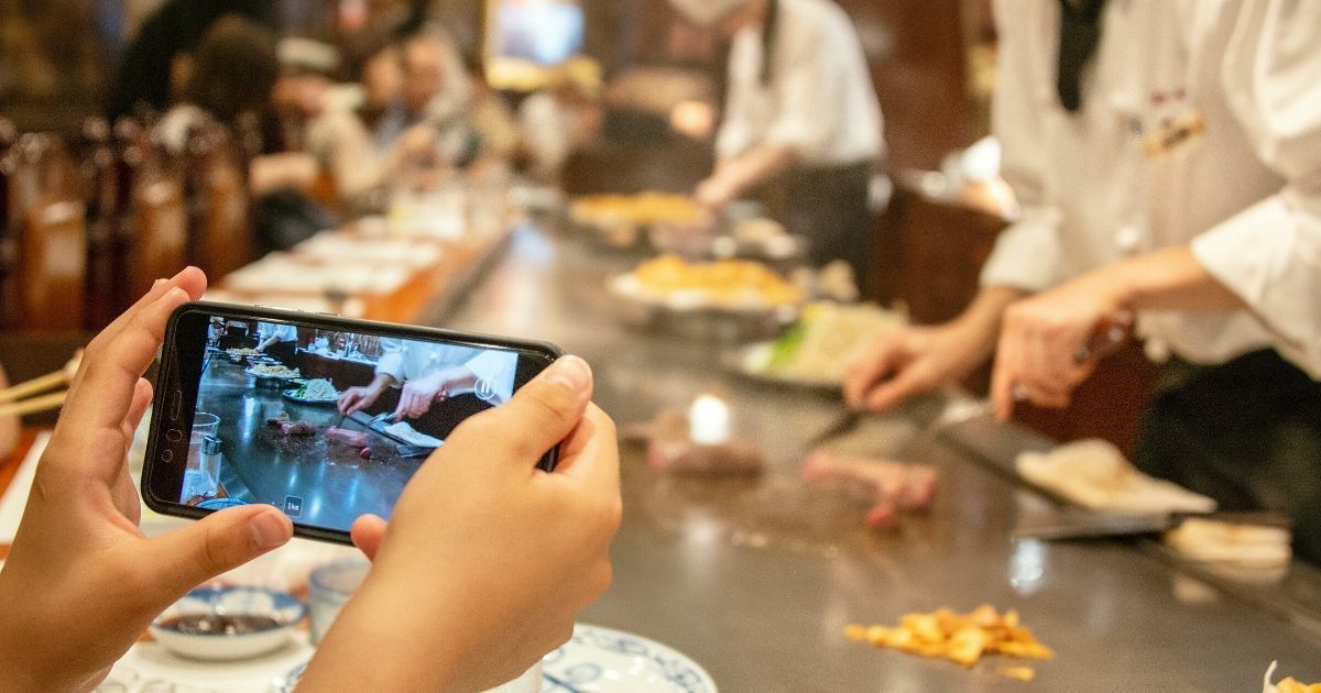 Japanese Teppanyaki Restaurant-Goer Horrifies The Internet With Tale Of Puking On The Chef's Grill