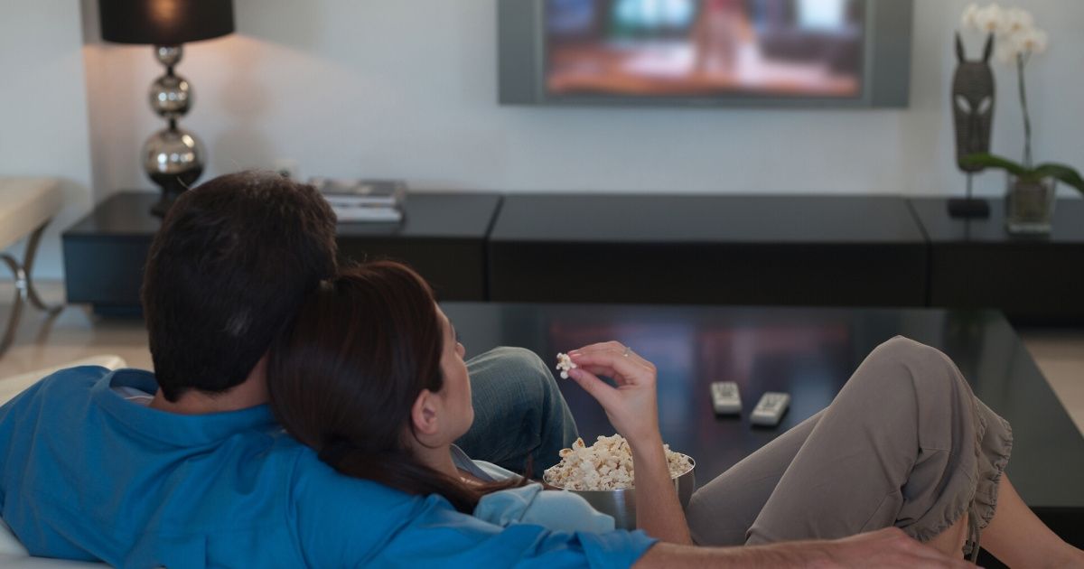 Guy Gets A Lecture From Reddit After Revoking His Wife's 'Privilege' To Choose Movies To Watch Because They Aren't As Artsy As His Picks