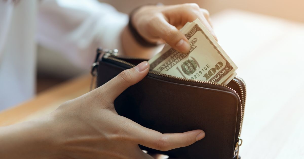 Guy Faces Backlash After Telling His Girlfriend To Pay Him Some Money Every Time She Sleeps Over