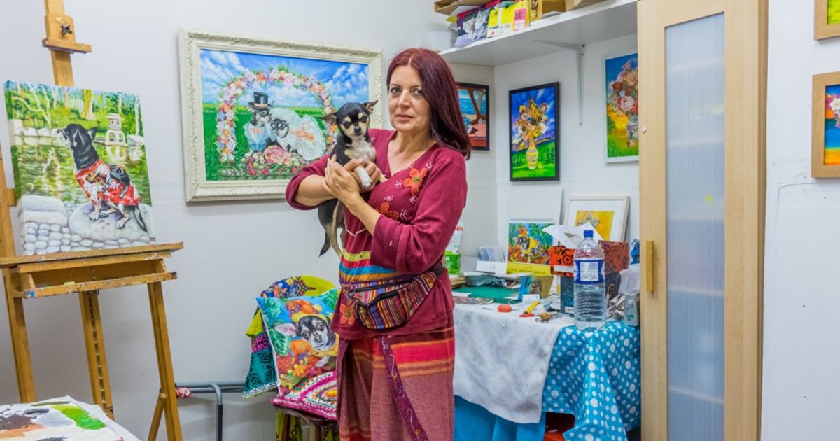 Artist Transforms Her Chihuahua Into Everything From The Queen To Wonder Woman With Her Clever Portraits