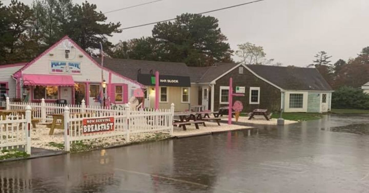 Ice Cream Shop Reopens Only To Close One Day Later After Customers Hurl Harassment At Teen Workers Over Wait Times