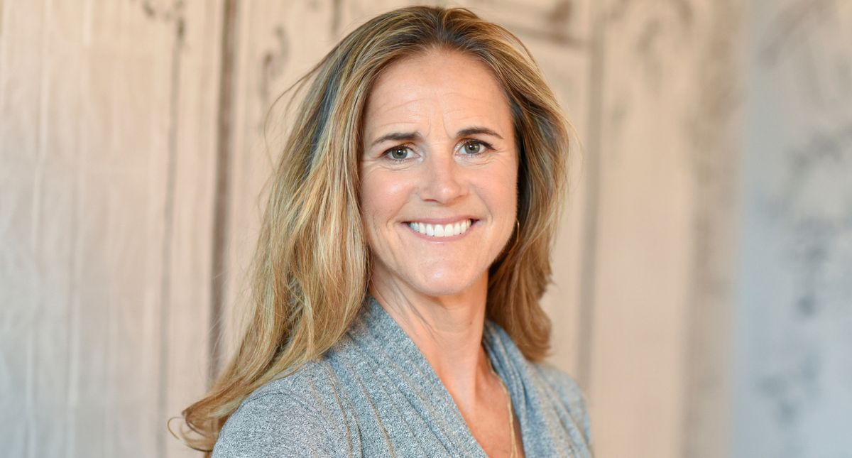 Brandi Chastain's Response To Her Busted-Looking Soccer Hall Of Fame Plaque Is Very Diplomatic 😂