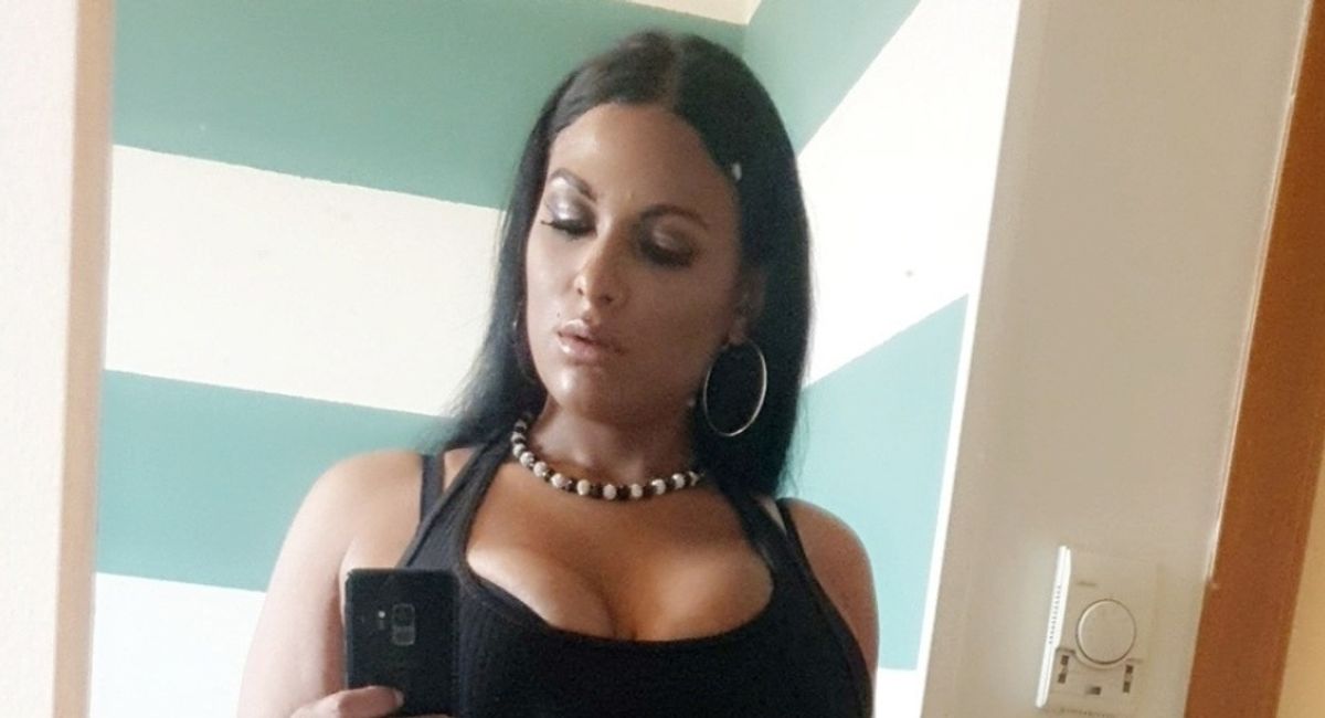 Woman Who Made Over $3k In Six Months From Sugar Daddies Explains What She Actually Does