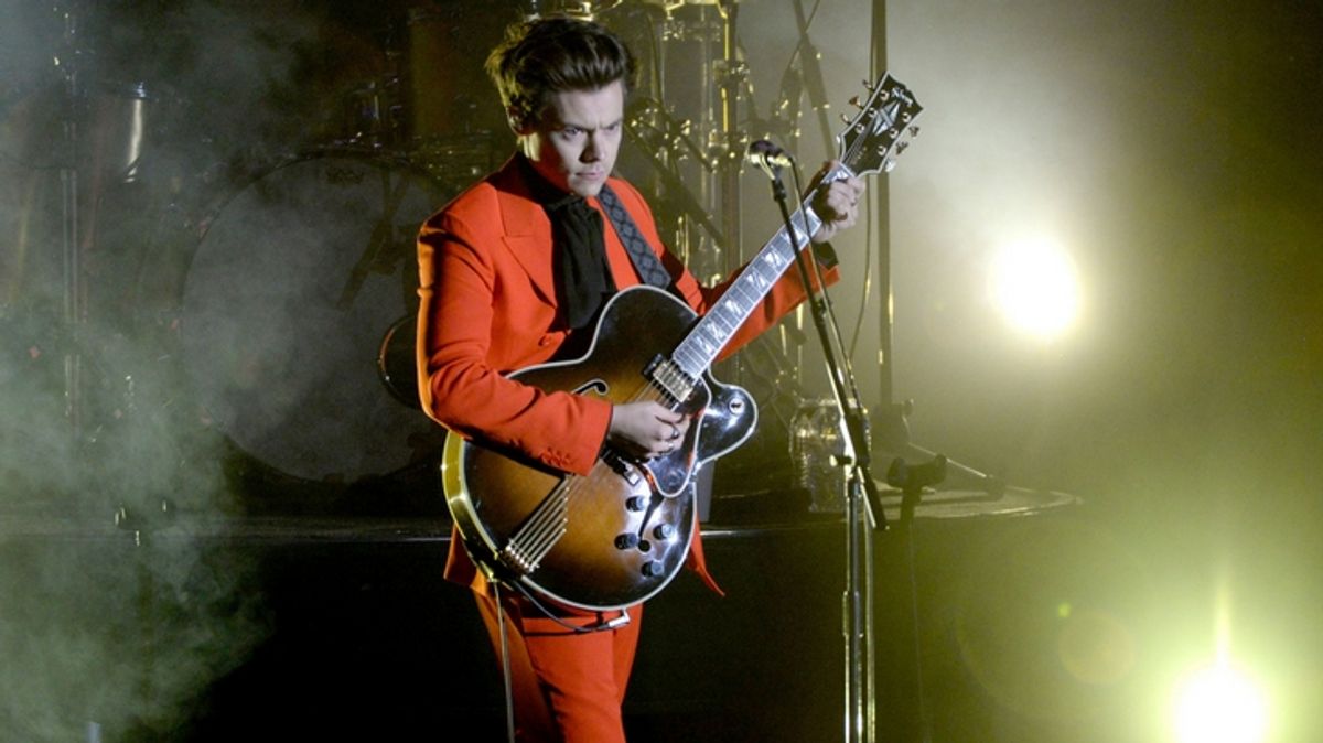 Video of Harry Styles Getting Groped by Fan Leaves Many Angry