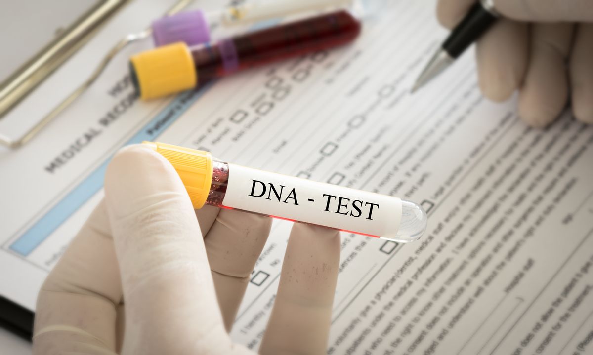 Woman Born Via IVF Asks For Advice After Ancestry DNA Results Reveal She's Not Her Parents' Biological Child