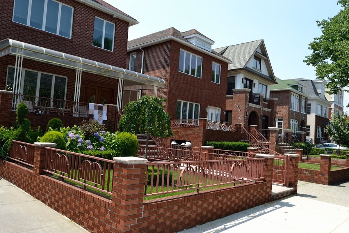 Homeowners Share The Most Insane HOA Rules They've Dealt With