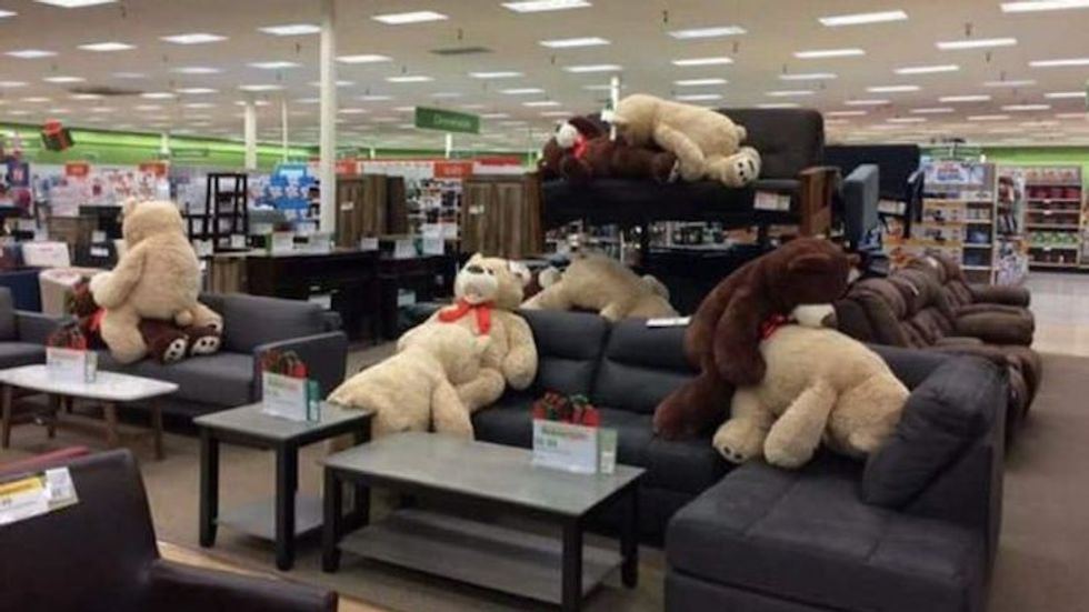 PHOTO: NSFW Naughty Teddy Bears Caught in Sex Positions in Store