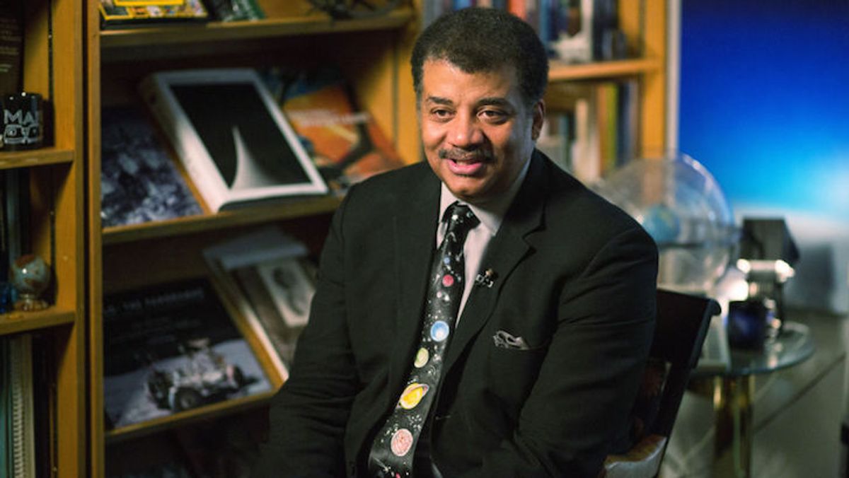 Neil deGrasse Tyson Schools Flat-Earthers With Lunar Eclipse Photo