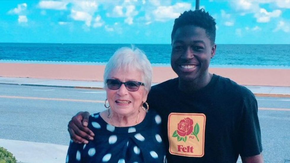 'Words With Friends' Friends Meet for First Time After 300 Games