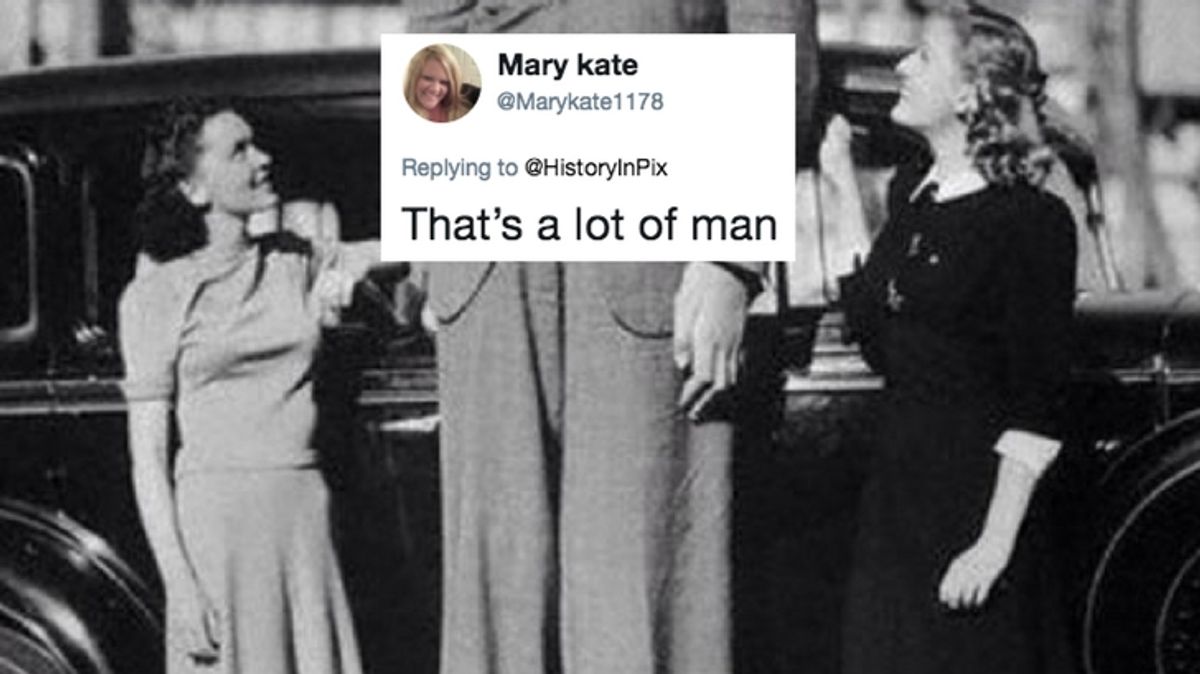 PHOTO: 'History in Pictures' Shares Photo of World's Tallest Man on Twitter