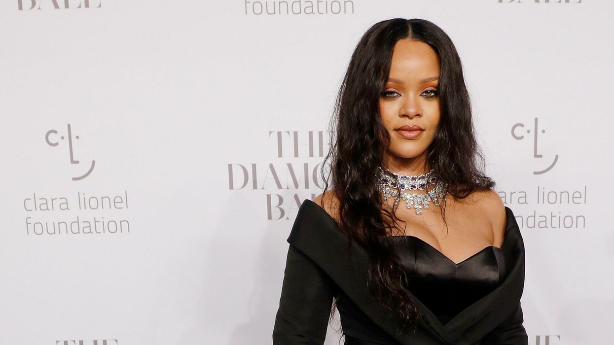 Photos Of Rihanna Walking On Precarious Surfaces Has Twitter Asking Questions