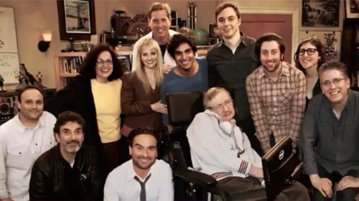 'The Big Bang Theory' Pays Emotional Tribute To Stephen Hawking In This Deleted Scene