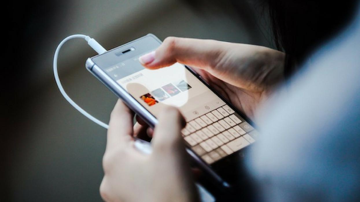 Here's How To Keep Your iMessages From Eating Up All Your Phone Space In The New iOS Update