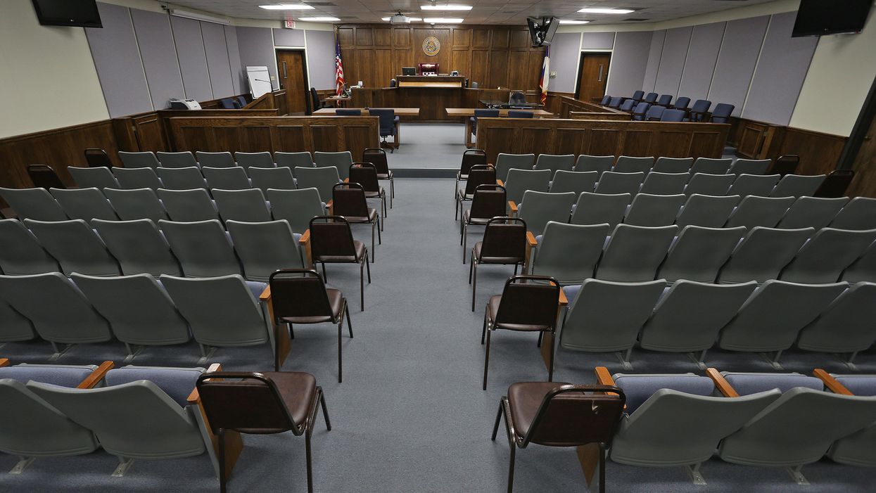 1-Year-Old Boy Reportedly Cried Hysterically While Facing A Judge In Immigration Court đĄ