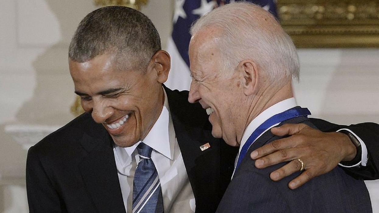 Barack Obama And Joe Biden Just Reignited Their Epic Bromance đ