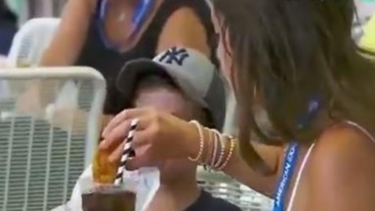 The Woman Who Was Dipping Her Chicken Fingers In Soda Explains Her Strange Eating Habit