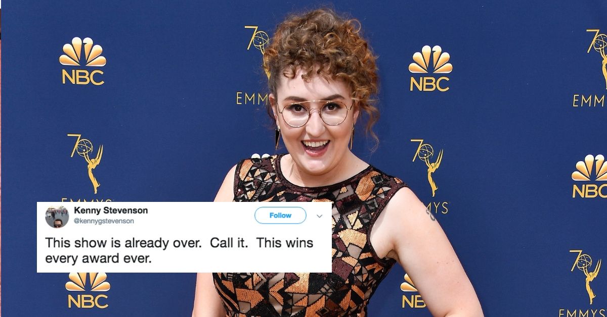 One Comedian Trolled Emmy Red Carpet Photographers In The Most Hilarious Way 🙌