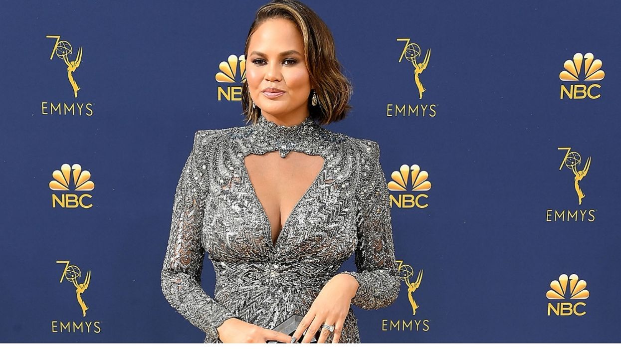 Chrissy Teigen Proved Once Again She's The Queen Of Awards Show Memes 😂