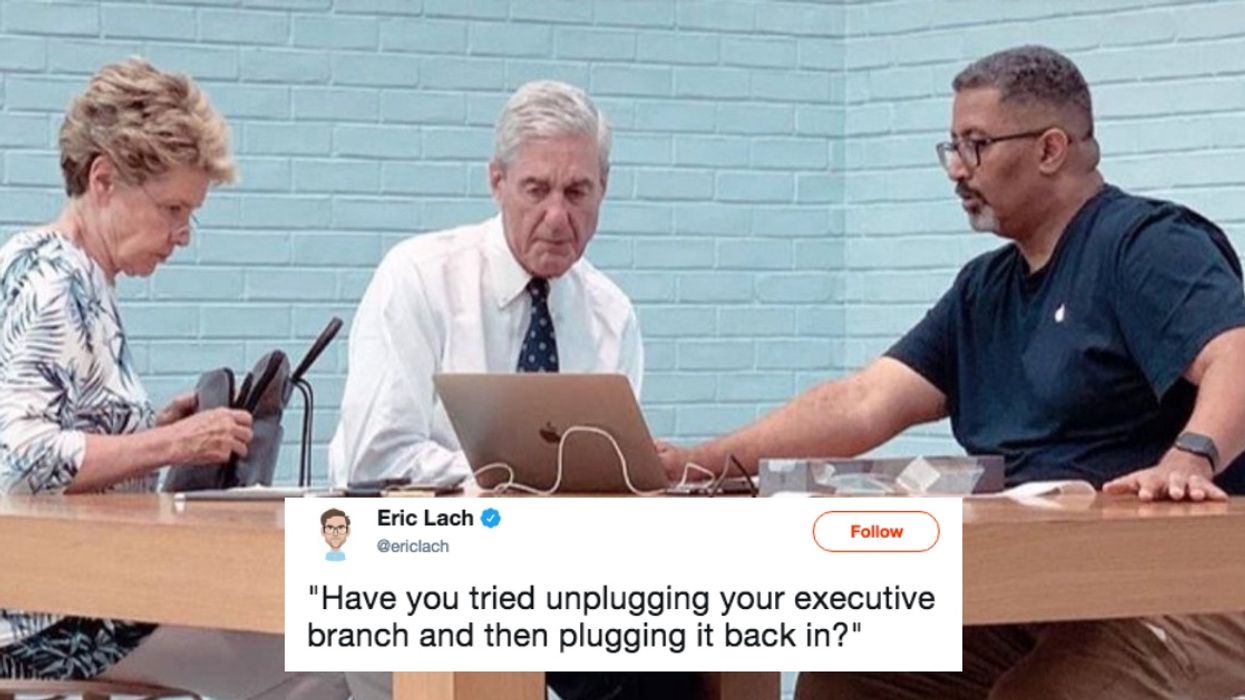 Robert Mueller Was Spotted Getting Laptop Help At An Apple Genius Bar—And The Jokes Came Rolling In 😂