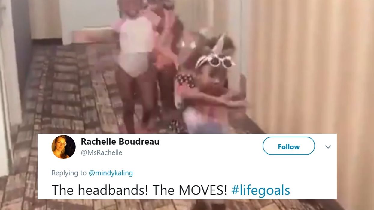 Viral Video Of Some Sassy Girls On The Way To Go Swimming Has Twitter Wanting To Join The Pool Party đ