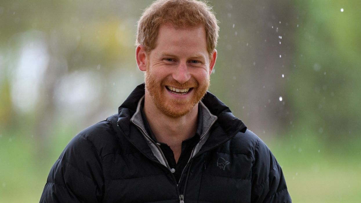 Prince Harry Shirks Royal 'No Selfies' Protocol To Comfort Grieving Boy Whose Mother Died ❤️