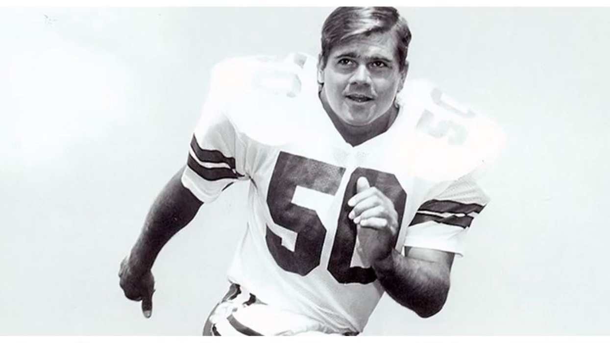 Former Dallas Cowboys Player Comes Out As Gay—And He's Getting Married ❤️